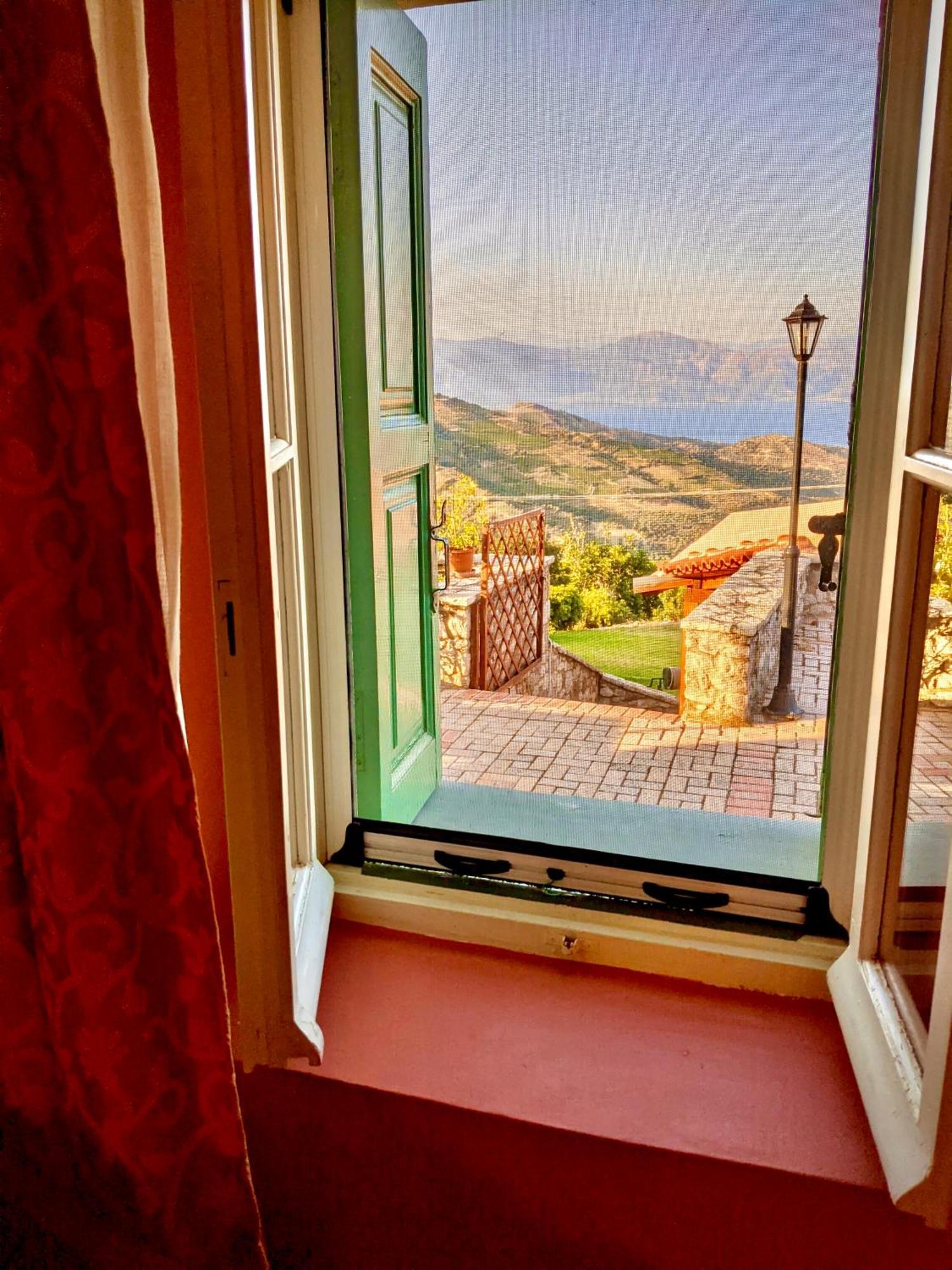 Gerofotis Traditional Guesthouse Est 1892 - Close To Aigio, Akoli, Selianitika Lakka  Bagian luar foto